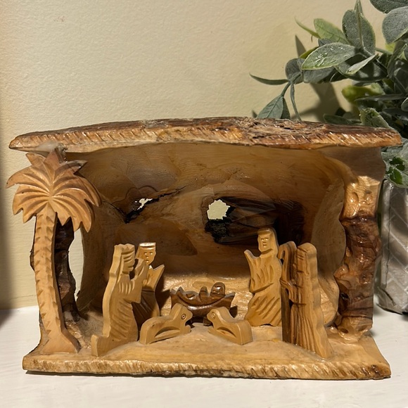 Wood Carved Nativity.  Christmas Decor - Picture 1 of 16